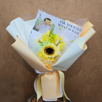 사  이  즈 : 긴다발 400*430(mm)
                 미니다발 220*120(mm)
색       상 : 민트, 옐로우, 베이지(포장컬러)
제  조  사 : 자체제작이며 원하는 포장컬러 옵션에서 선택
주문단위 : 낱개(1개), 사업자는 별도 문의후 
                 사업자전환 묶음(5개) 판매만 가능합니다.