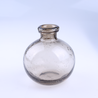 사이즈 바닥10 x 3.5(1.5) x H14 (cm)
유리재질
다크그린, 다크브라운 색상


