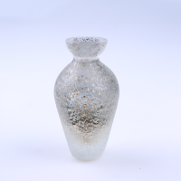 사이즈 바닥3.5 x 넓이6(구멍 1.5) x H12.5(cm)
유리재질
펄핑크, 펄블랙 색상